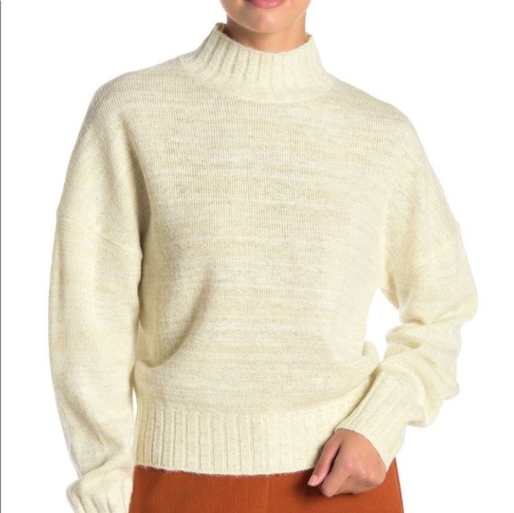 NSR Gold Metallic Mock Neck Longsleeve Sweater NWT